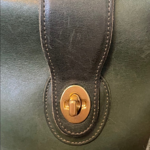 **RARE** VINTAGE Coach 💚 Green Leather Shoulder Bag - Picture 4 of 11